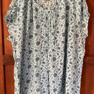 Chic Floral Women's Blouse - Light Blue